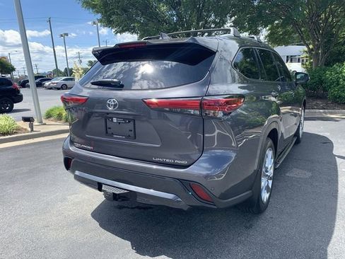 Used 2023 Toyota Highlander Limited AWD/4WD image 8