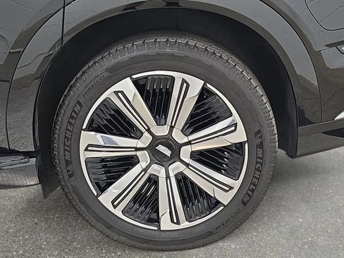 Used 2025 Cadillac Escalade IQ Luxury 2 AWD/4WD image 33