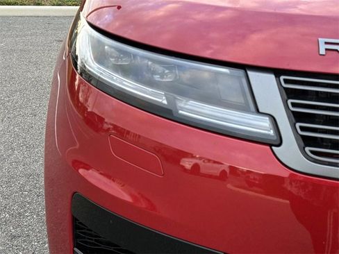Used 2023 Land Rover Range Rover Sport SE image 9