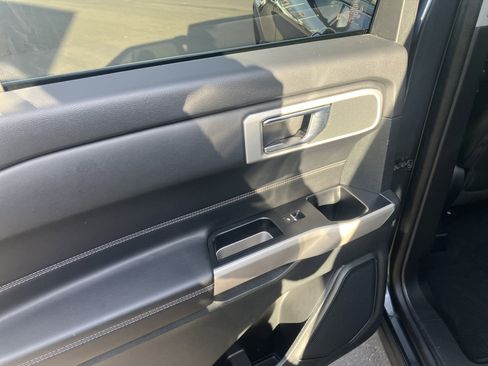 Used 2022 Ford Explorer XLT w/ Equipment Group 202A image 14