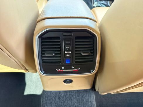Used 2018 Porsche Macan Sport Edition AWD/4WD image 26