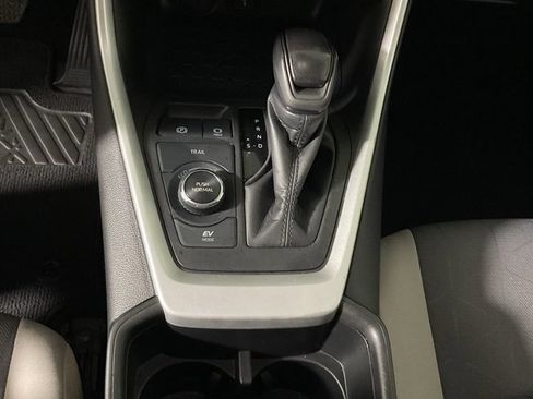 Used 2022 Toyota RAV4 XLE AWD/4WD image 29