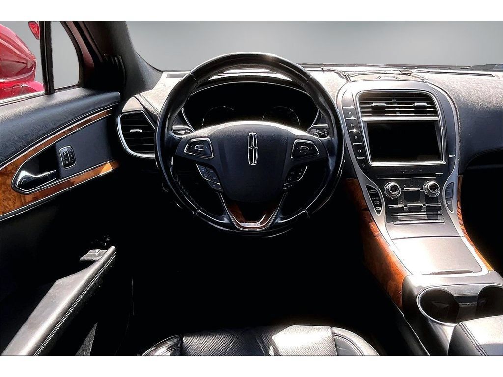 Used 2016 Lincoln MKX Reserve w/ Equipment Group 102A AWD/4WD image 8