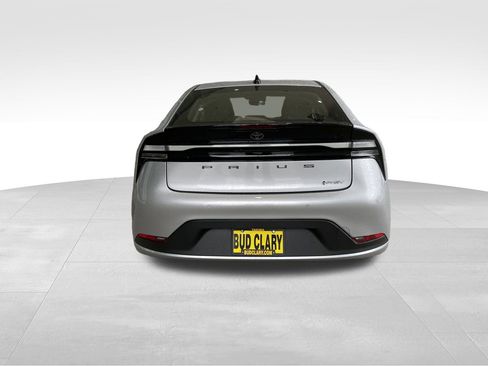 New 2026 Toyota Prius Plug-In Hybrid FWD image 5