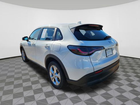 Certified 2023 Honda HR-V LX image 3