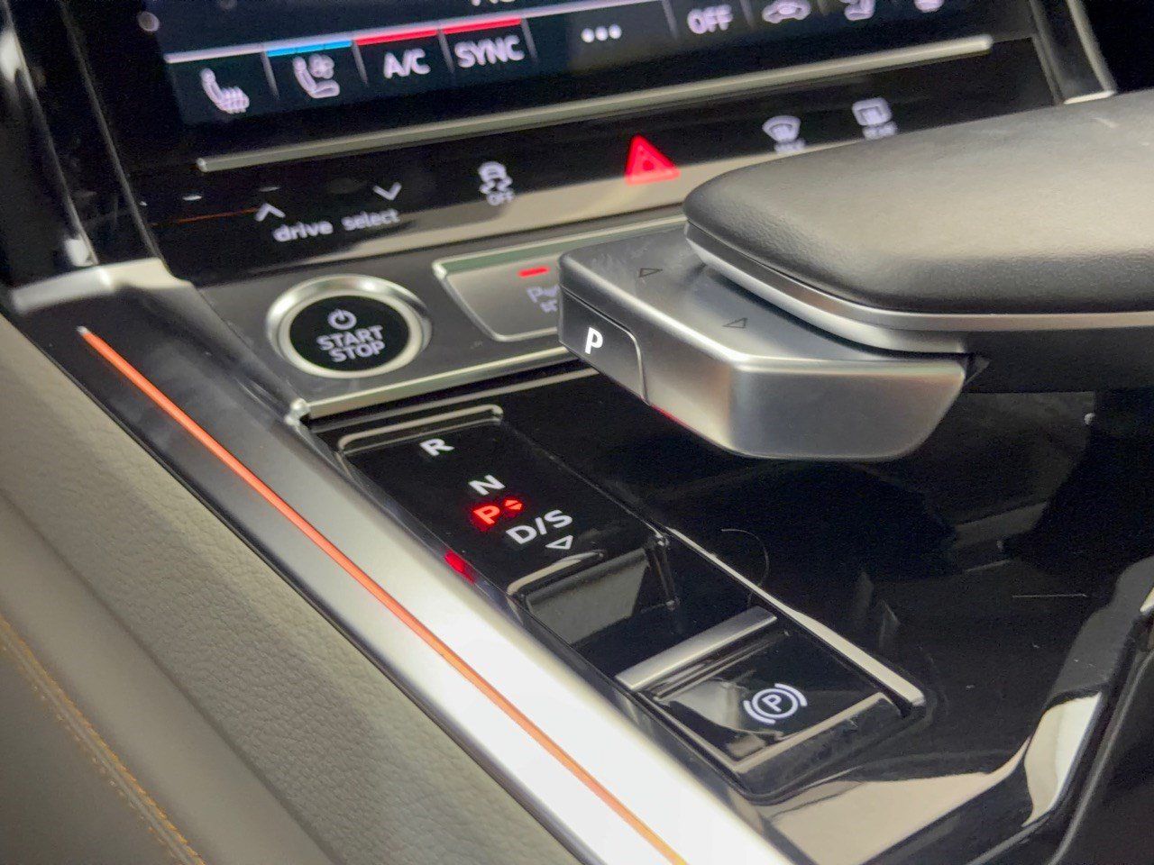 Used 2024 Audi Q8 e-tron Prestige AWD/4WD image 21