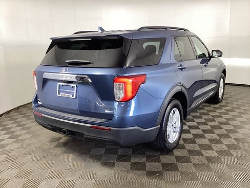 Used 2020 Ford Explorer XLT w/ Comfort Package AWD/4WD image 2