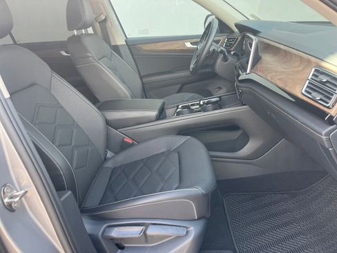 Used 2026 Volkswagen Atlas SE w/ Black Wheel Package FWD image 40