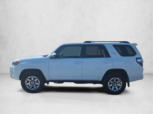 Certified 2022 Toyota 4Runner TRD Off-Road image 9