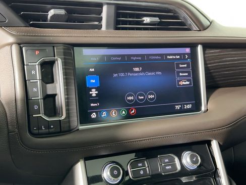 Used 2021 GMC Yukon Denali w/ Denali Premium Package image 23