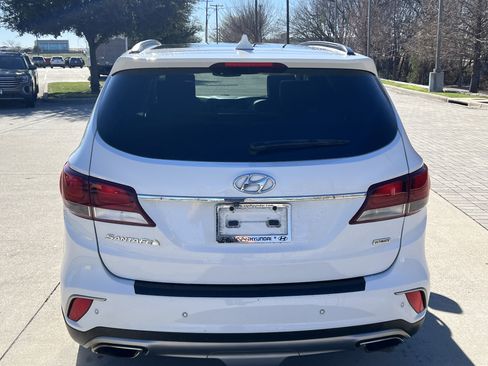 Used 2017 Hyundai Santa Fe SE Ultimate image 9