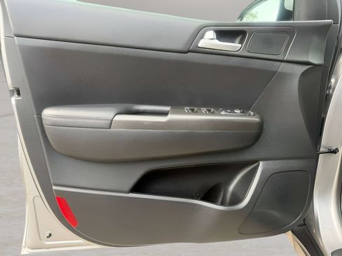 Used 2021 Kia Sportage LX w/ LX AWD Popular Package image 11