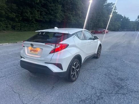 Used 2020 Toyota C-HR XLE FWD image 5