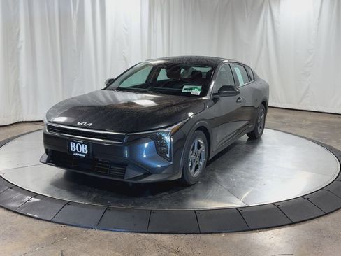 Certified 2025 Kia K4 LXS image 4