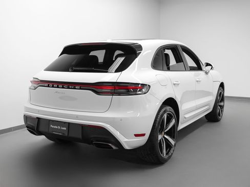 New 2026 Porsche Macan image 12