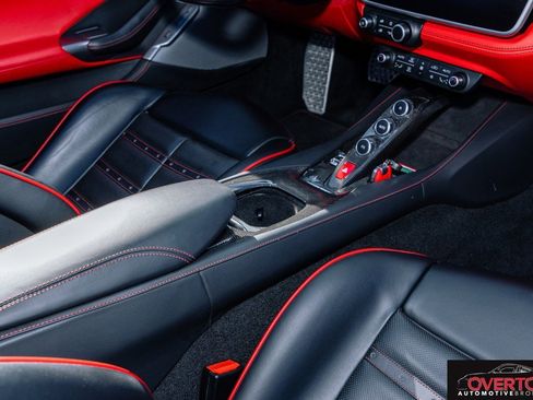 Used 2020 Ferrari Portofino RWD image 34