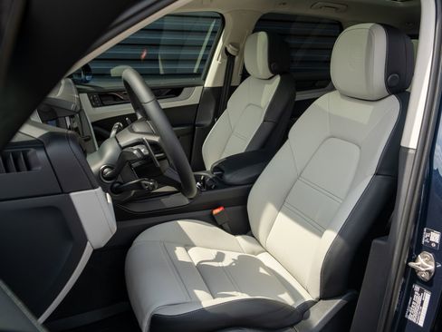 New 2026 Porsche Cayenne E-Hybrid image 5