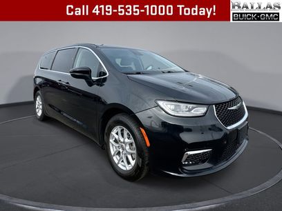 Used 2023 Chrysler Pacifica Touring-L