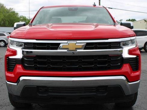 Used 2024 Chevrolet Silverado 1500 LT image 2