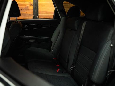 Used 2019 Kia Sorento FWD image 10