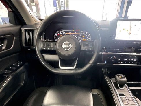 Used 2023 Nissan Pathfinder SL w/ SL Premium Package AWD/4WD image 17