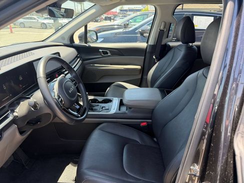 Used 2026 Kia Carnival FWD image 24