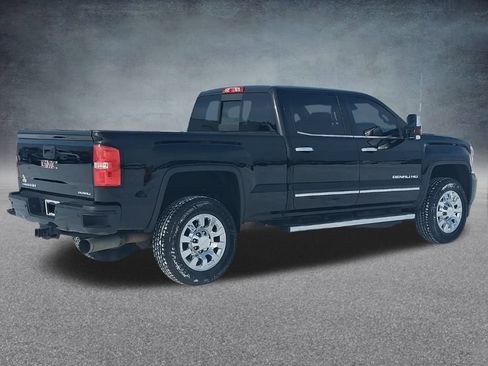 Used 2019 GMC Sierra 2500 Denali w/ Duramax Plus Package image 8
