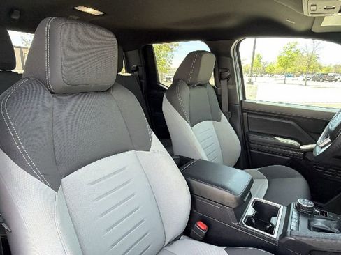 Certified 2025 Toyota Tacoma TRD Off-Road image 39