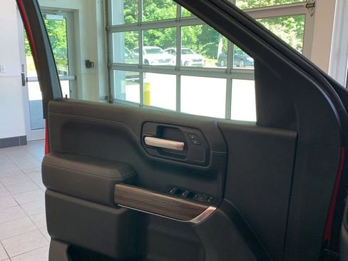 Used 2020 Chevrolet Silverado 1500 LT w/ Convenience Package AWD/4WD image 6