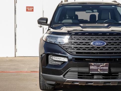 Used 2021 Ford Explorer XLT w/ Equipment Group 202A image 43