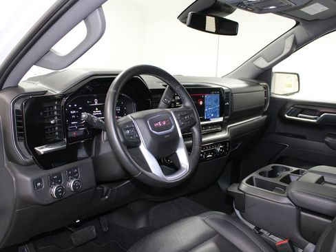 Used 2025 GMC Sierra 1500 SLT image 26