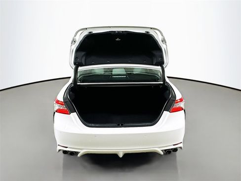 Used 2018 Toyota Camry XSE image 25