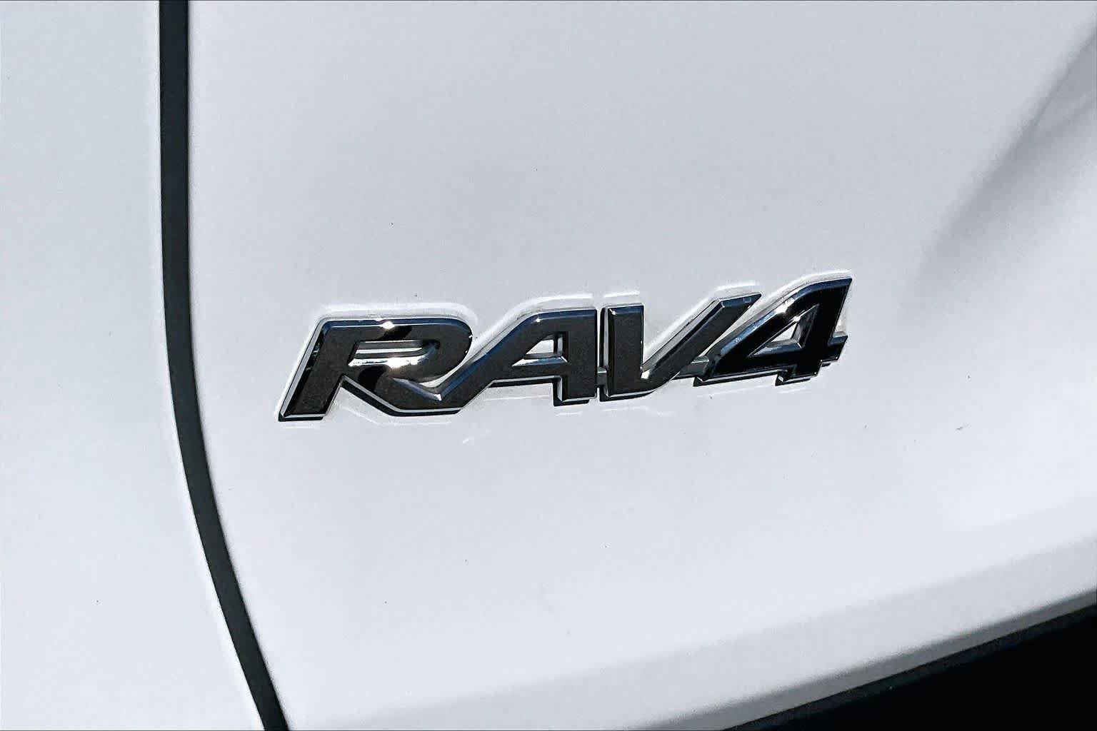 Certified 2024 Toyota RAV4 LE AWD/4WD image 30