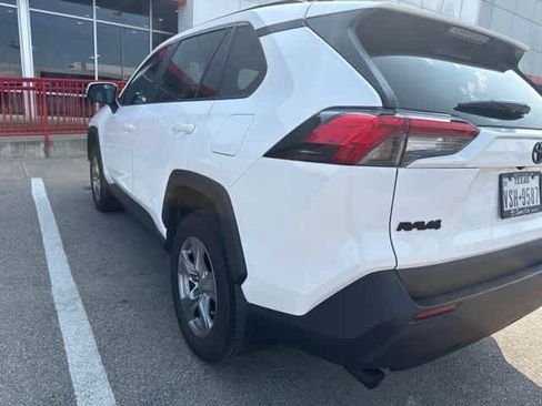 Used 2024 Toyota RAV4 XLE FWD image 5