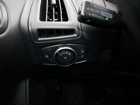 Used 2018 Ford Focus S image 27