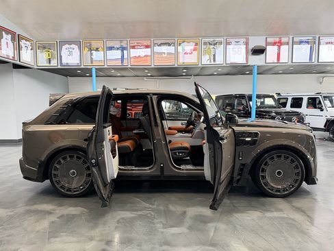 Used 2026 Rolls-Royce Cullinan AWD/4WD image 10