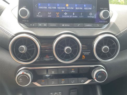 Used 2022 Nissan Sentra SV FWD image 18