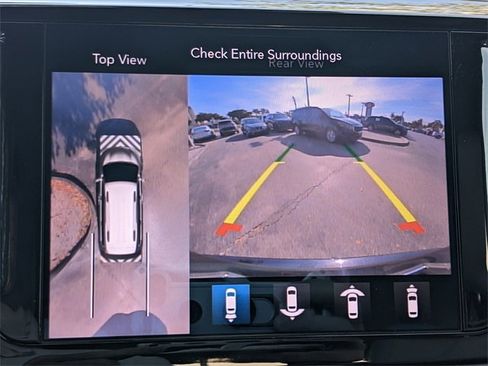 Used 2020 Chrysler Pacifica Touring-L Plus image 27