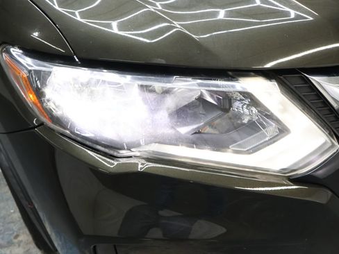 Used 2017 Nissan Rogue S image 24