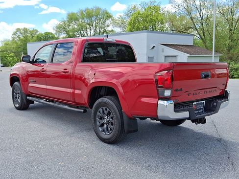 Certified 2022 Toyota Tacoma SR5 AWD/4WD image 5