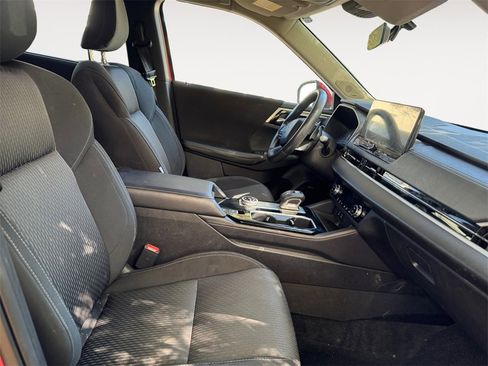 Used 2025 Mitsubishi Outlander ES image 15