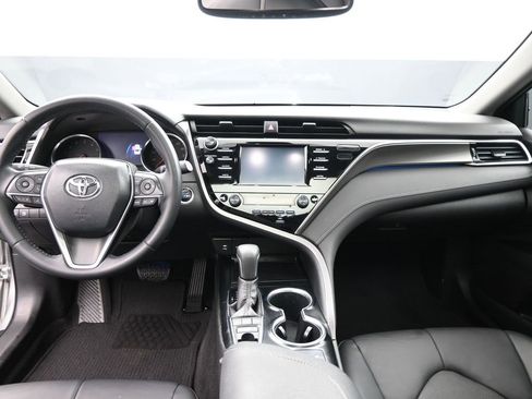 Used 2018 Toyota Camry XSE image 24
