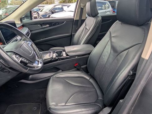 Used 2023 Lincoln Nautilus Reserve w/ Monochromatic Package image 11