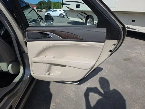 Used 2017 Lincoln MKZ Reserve FWD image 45