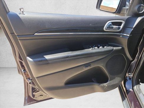 Used 2019 Jeep Grand Cherokee Limited RWD image 15
