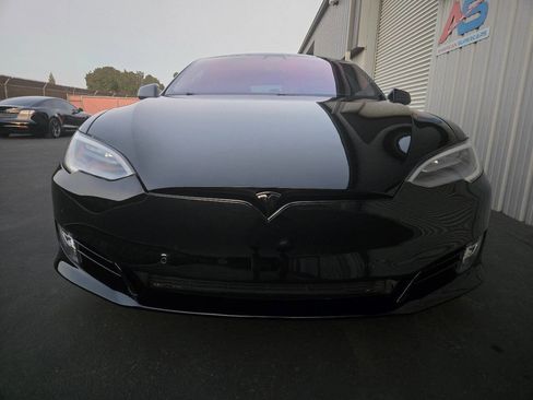 Used 2019 Tesla Model S Performance image 12