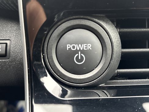 Used 2025 Subaru Solterra Touring image 31