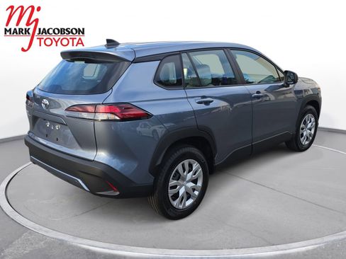 Used 2026 Toyota Corolla Cross L image 8
