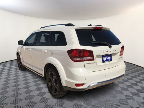 Used 2020 Dodge Journey Crossroad FWD image 3