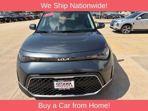 Used 2025 Kia Soul LX w/ LX Technology Package FWD image 3